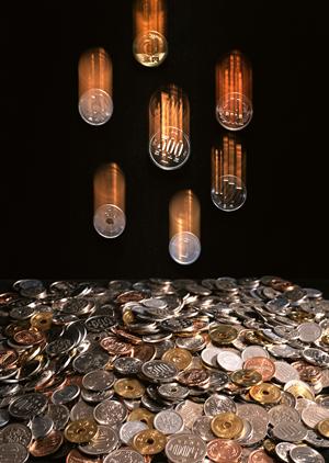 中国工場の売却など事業撤退の際に